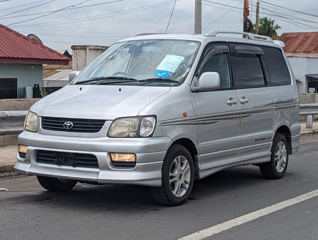 Toyota Townace noah road tour 🇹🇿