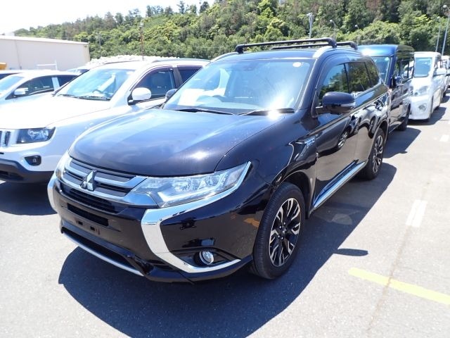 Mitsubishi Outlander hybrid ( ARRIVAL 16/7)🇹🇿